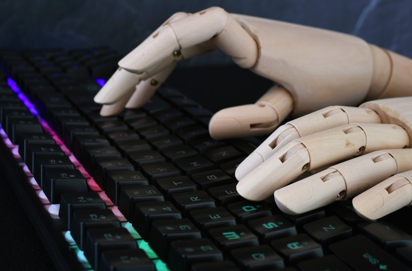 Intelligenza artificiale - mani robot